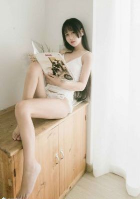 穿比基尼的外星人